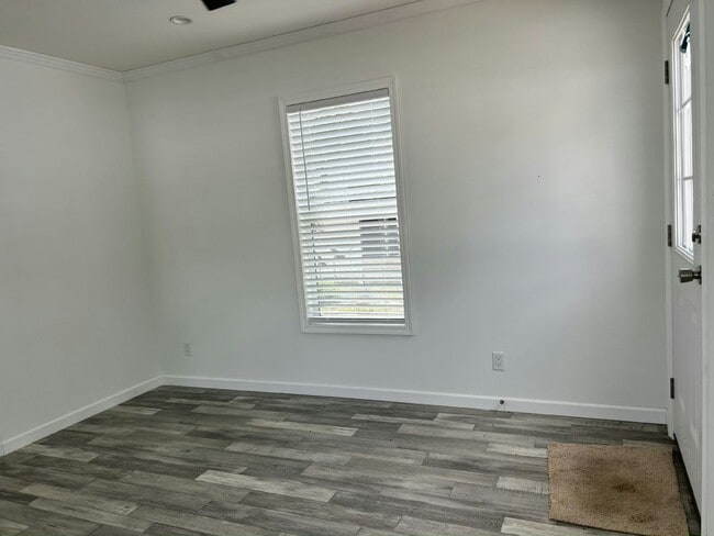 Building Photo - 16731 US-301