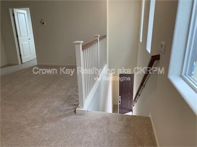Building Photo - 473 Albertina Ave