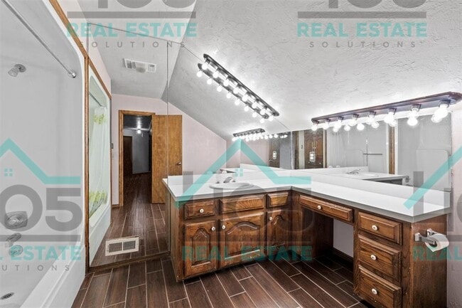 Building Photo - AMAZING FIND IN MWC