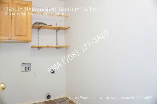 Building Photo - 2889 W Stallion St