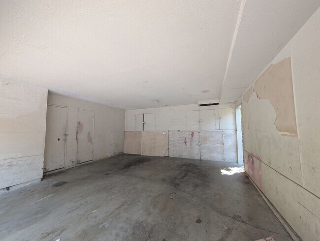 Building Photo - 6435 Greenback Ln