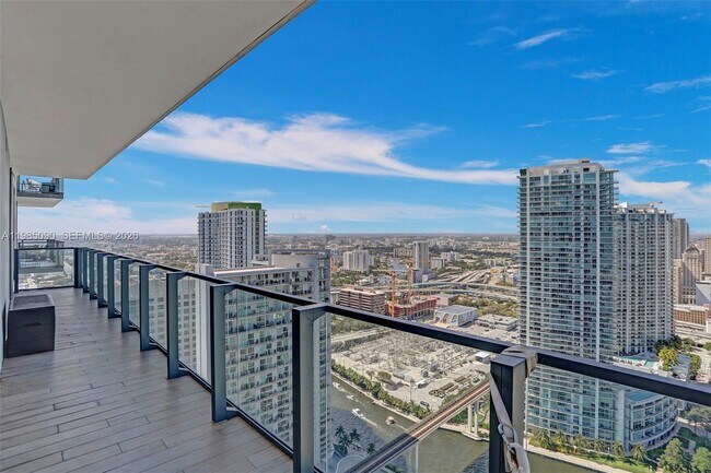 Building Photo - 88 SW 7th St