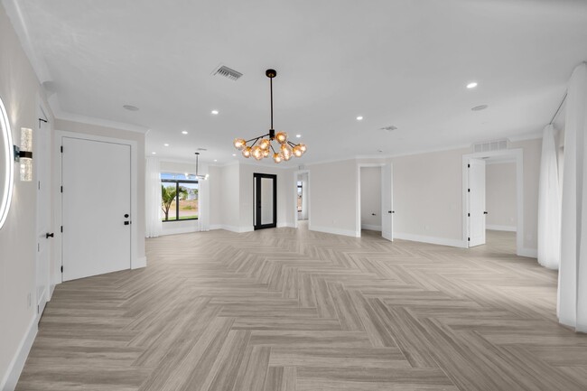 Building Photo - 1142 NE 37th St