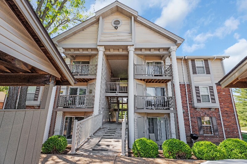 Building Photo - 700 Ridgeside Dr