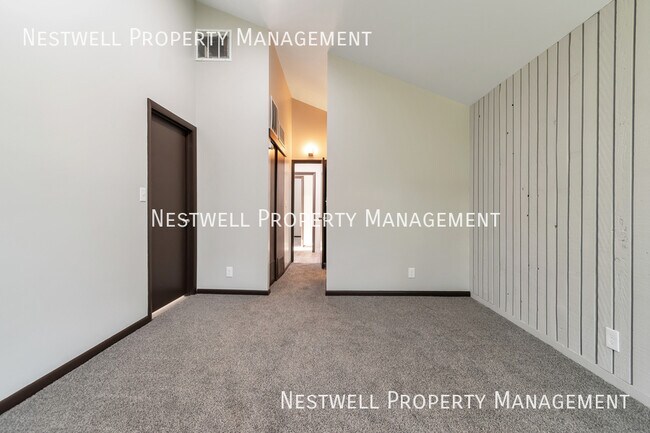 Building Photo - 4571 S Wellington St