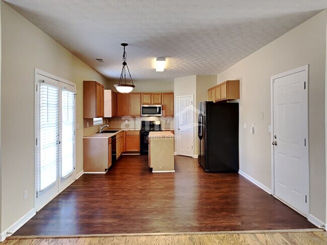 Building Photo - 2410 Greenside Ct