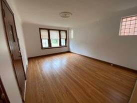 Building Photo - 8828 Riverview Blvd
