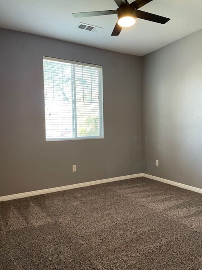 Building Photo - 11707 Christmas Rose Dr