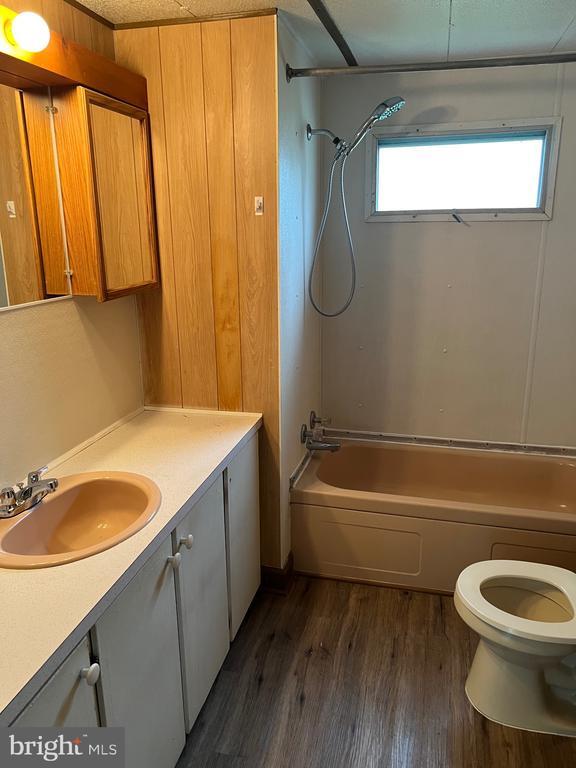 Building Photo - 107 Sawmill Ct