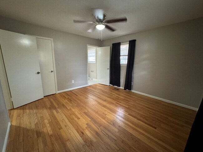 Building Photo - Private 3/2 Country House- $1,595