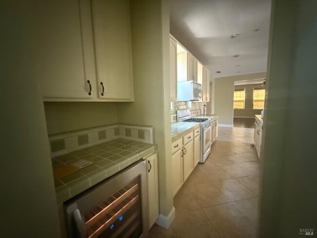 Building Photo - 55 Toscana Dr