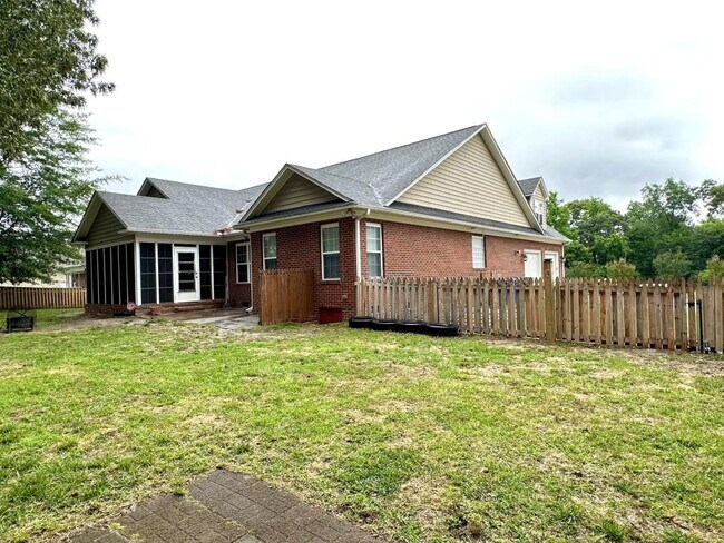 Building Photo - 2928 Prioress Dr
