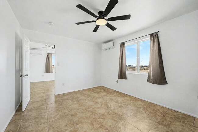 Building Photo - 34233 W Sahuaro St