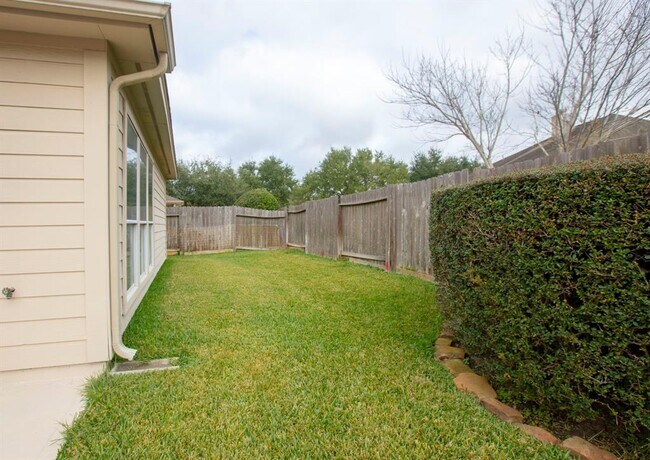 Building Photo - 5942 Turkey Creek