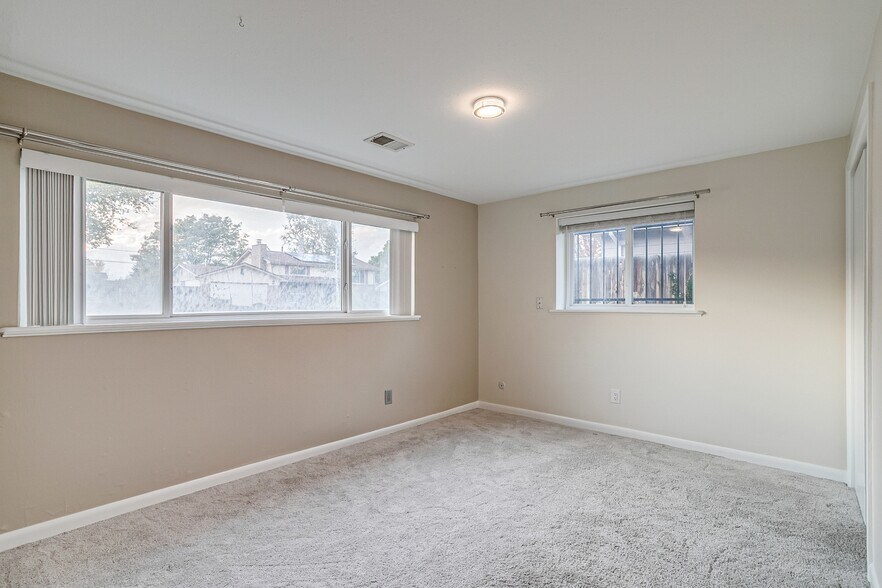 Building Photo - 7500 Teller St