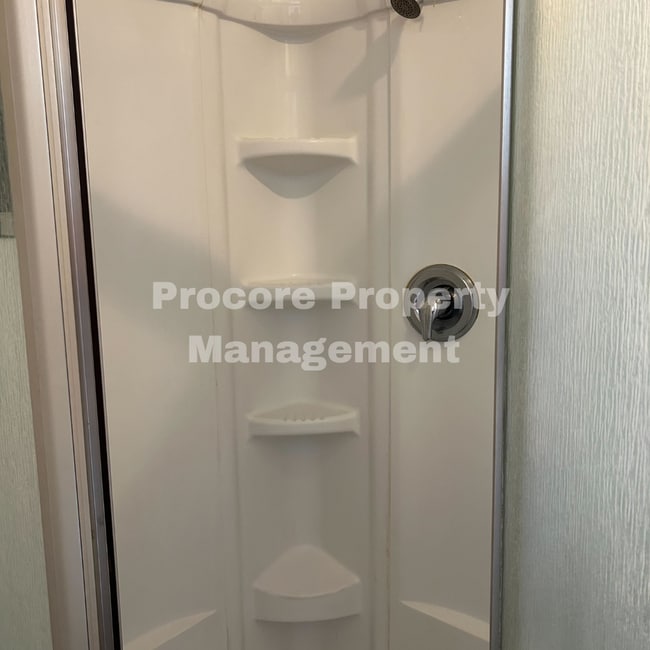 Building Photo - 303 Ivy St