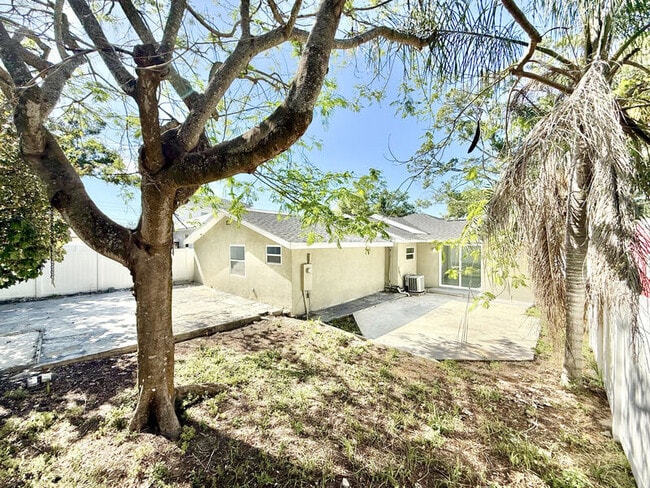 Building Photo - 2712 60th Ave N