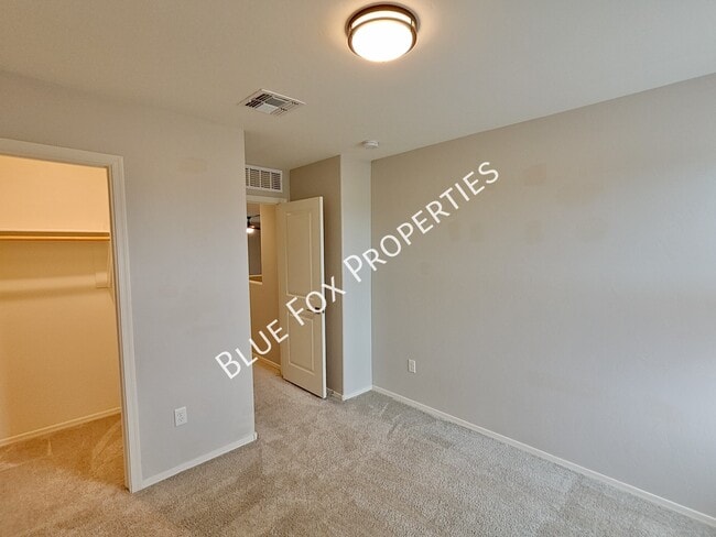 Building Photo - 897 West Calle Zoca