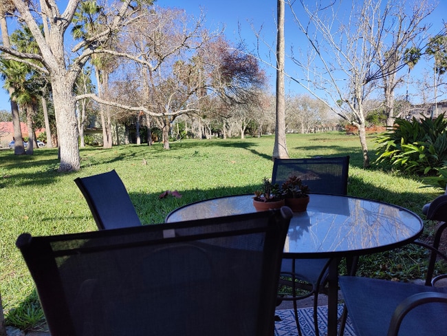 Building Photo - 323 Bolivar Ave