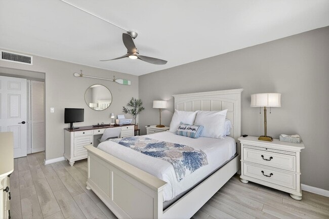 Building Photo - 9900 S Ocean Dr