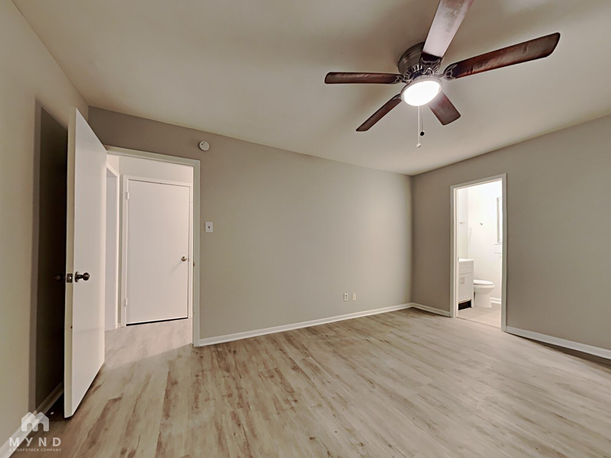 Building Photo - 6127 Heatherbrook Dr