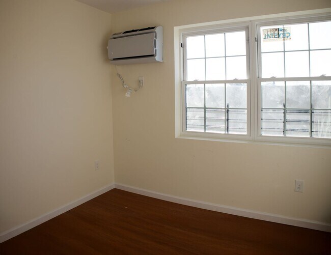 Building Photo - NEW 3 BEDROOM APT IN SOUNDVIEW