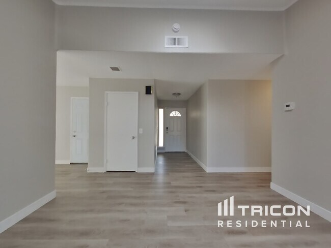 Building Photo - 13636 Rundell Dr