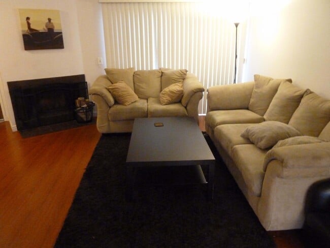 Building Photo - 3288 Via Marin