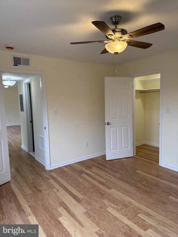 Building Photo - 2754 Hollywood Rd