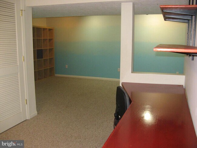 Building Photo - 136 Equestrian Dr