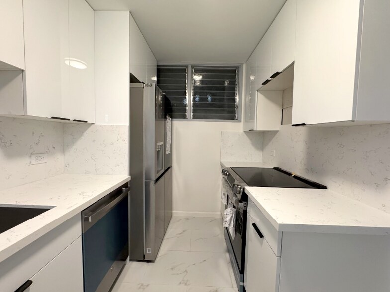 Building Photo - 780 Amana St