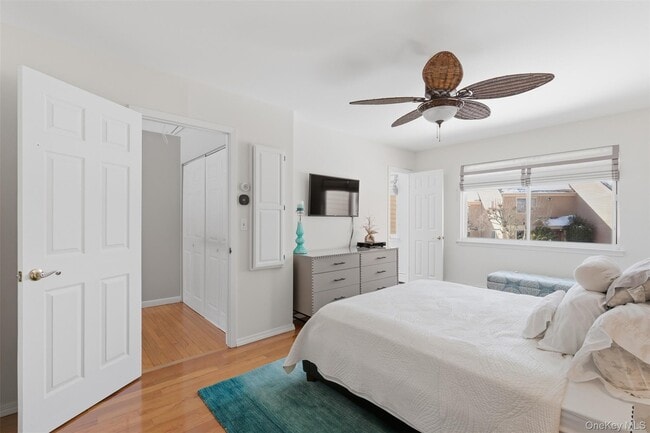 Building Photo - 10 Bayberry Ln