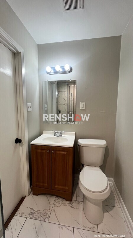 Building Photo - 3822 Maid Marian Ln