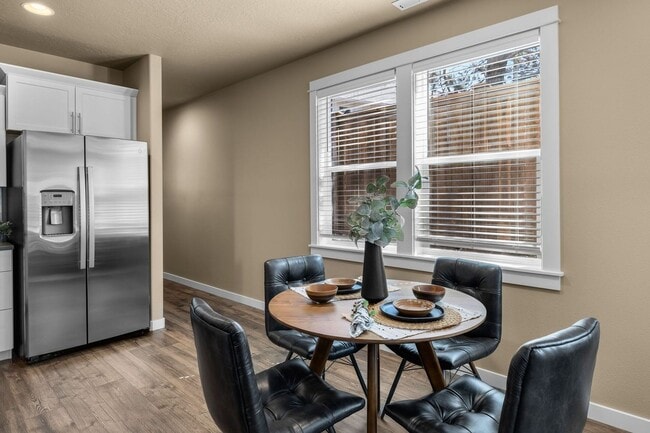 Building Photo - Brand New Stunning 3 Bed/2.5 Bath Townhouse-Old Farm District