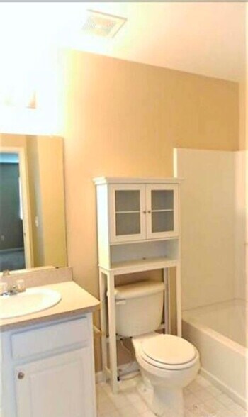 Building Photo - 9026 Newport Way