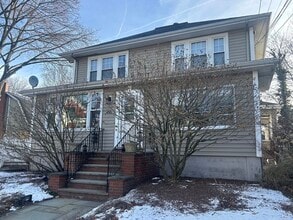 Building Photo - 66 Riverview Ave