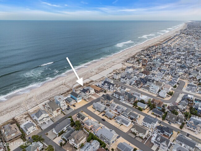 Building Photo - 3574 Ocean Terrace