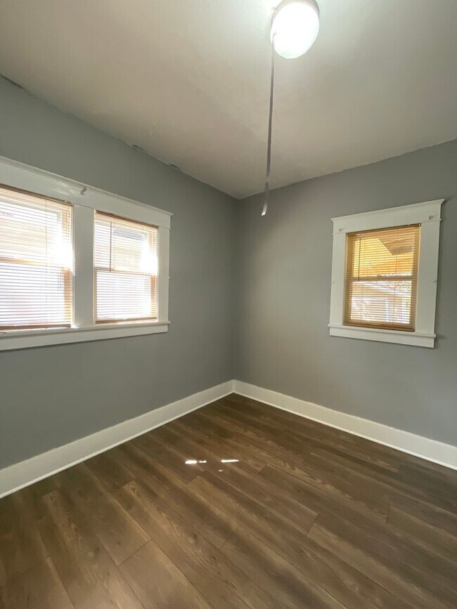 Building Photo - 1415 Neosho St
