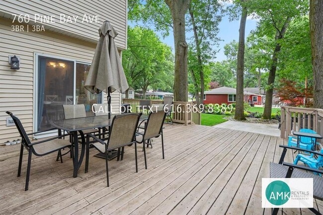 Building Photo - 760 Pine Bay Dr