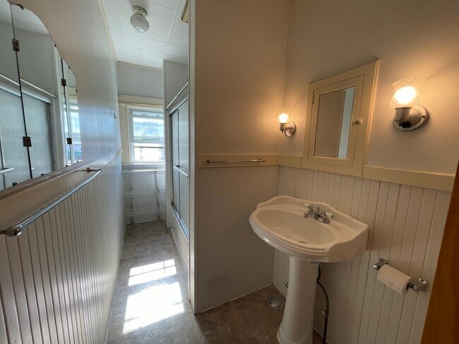 Building Photo - 50 Belmont St