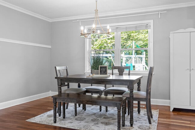 Building Photo - 2483 Shenandoah Dr