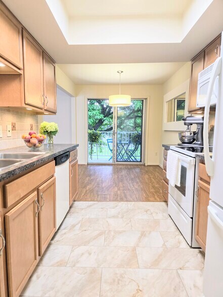 Building Photo - 16810 Edloytom Way