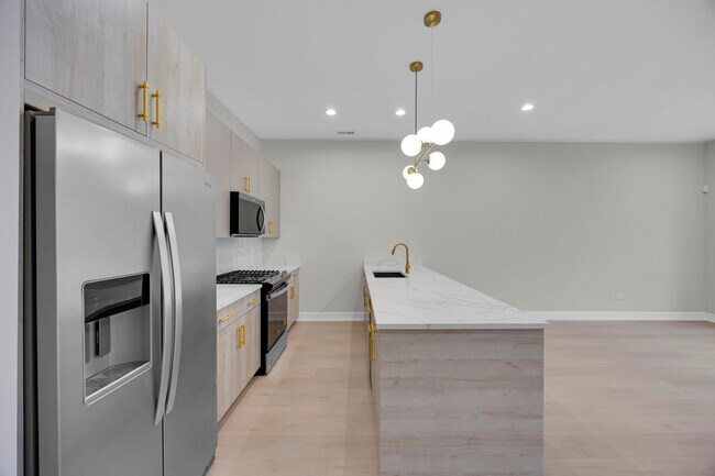 Building Photo - 4629 S Michigan Ave