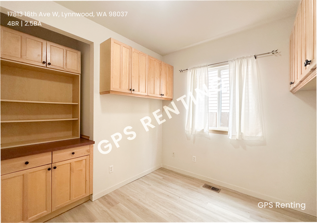 Building Photo - 17813 16th Ave W