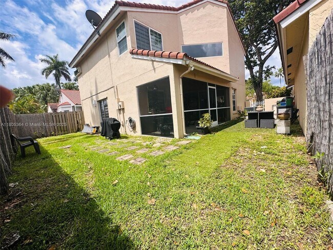 Building Photo - 1533 Garden Rd