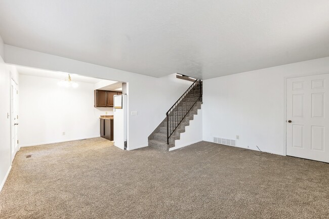 Building Photo - 2 Story Pet Friendly Duplex - 3 Bed - 2.5 ...