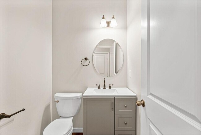 Building Photo - Fully Furnished 5-Bedroom Horizon Pointe H...