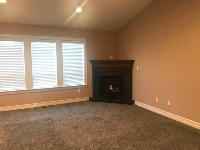 Building Photo - 3Bd/2Ba Single Story House - Available to View!