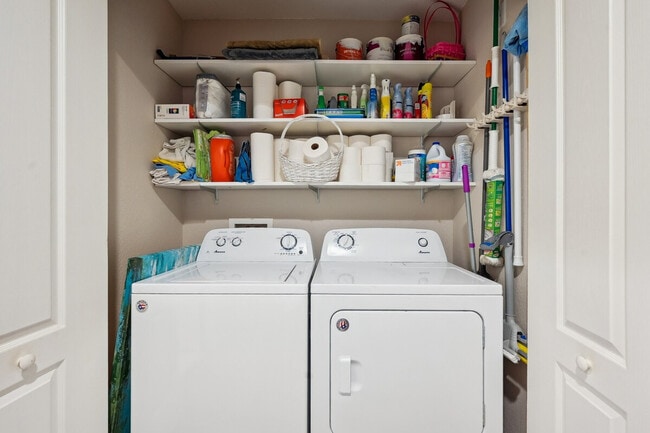 Building Photo - 6824 Sterling Greens Dr