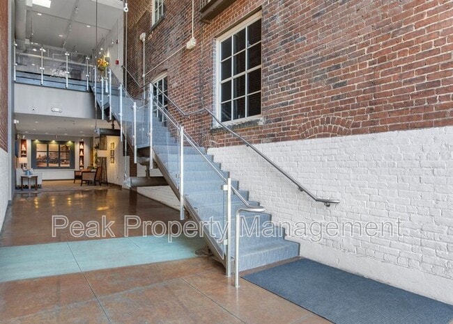 Building Photo - 306 N 26th St